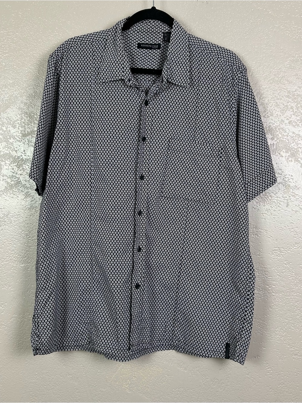 Kenneth Cole Black & White Short-Sleeve Button-Down Shirt